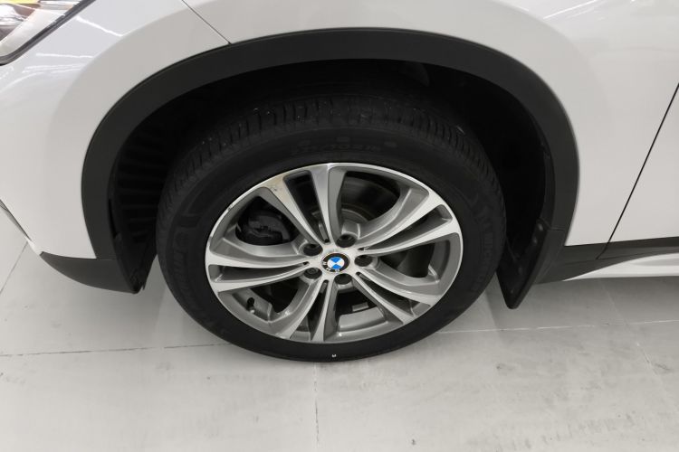 宝马X1 2018款 xDrive20Li 尊享型车身外观6007