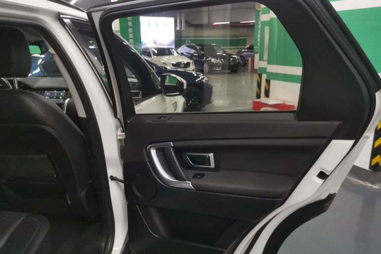 路虎 发现神行 2017款 2.0T HSE中控内饰7006