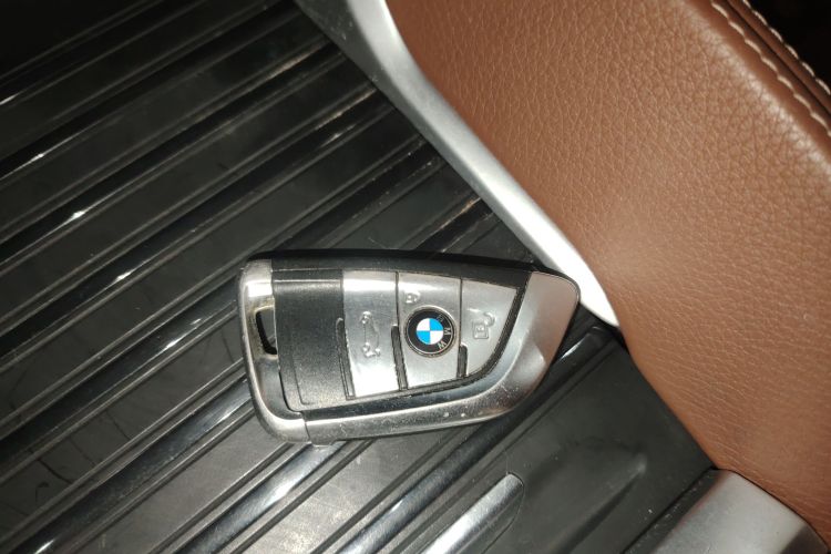 宝马X6 2018款 xDrive28i中控内饰11