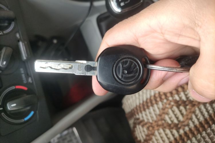 斯柯达 昕锐 2016款 1.6L 手动创行版中控内饰11