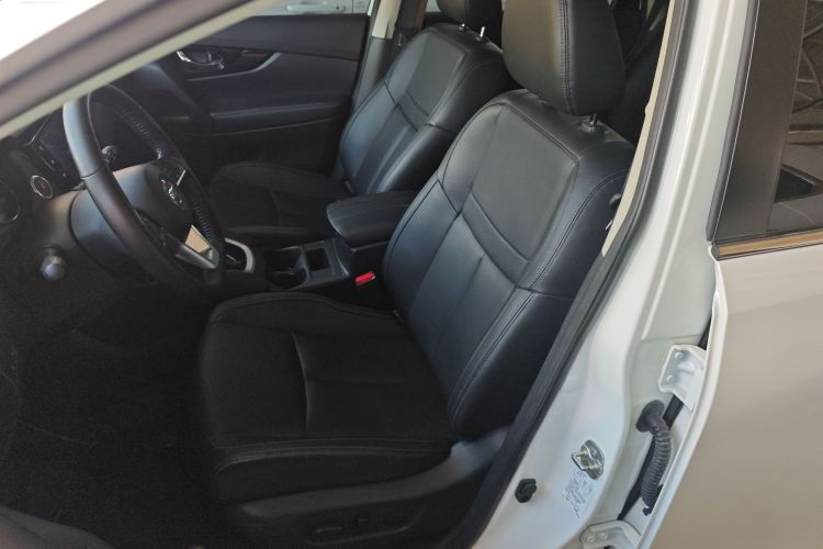 日产 奇骏 2022款 2.0L 两驱智联舒享版中控内饰19