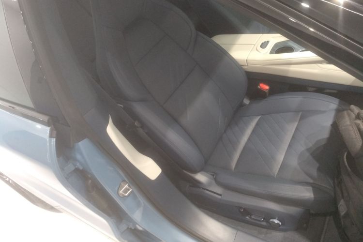 极氪001 2025款 WE版 100kWh 后驱局部细节41