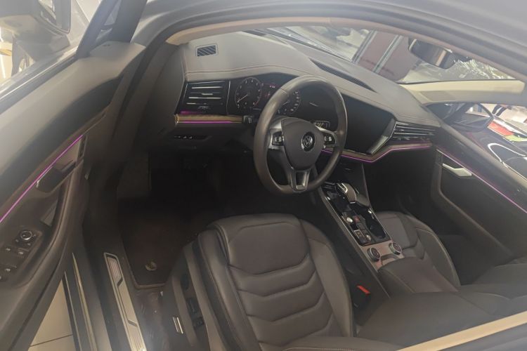 大众 途锐 2019款 2.0TSI 锐翼版 国V中控内饰20