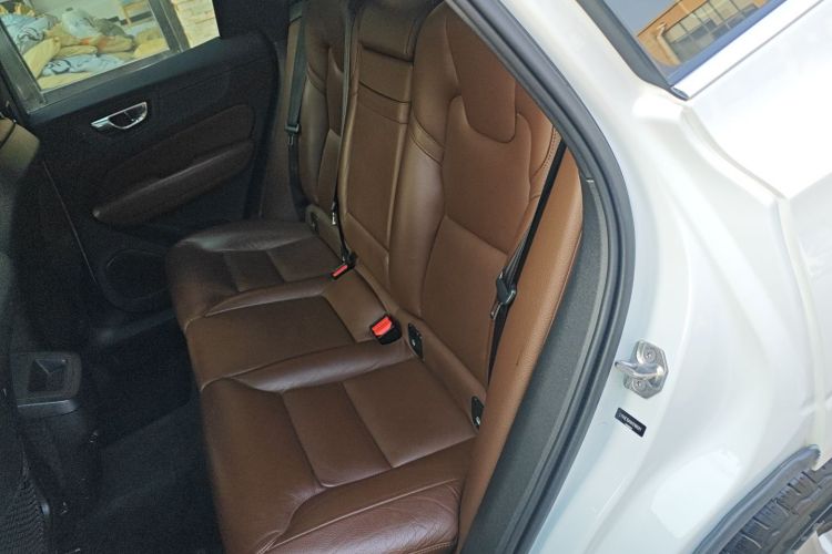 沃尔沃XC60 2019款 T5 四驱智逸版 国V中控内饰21