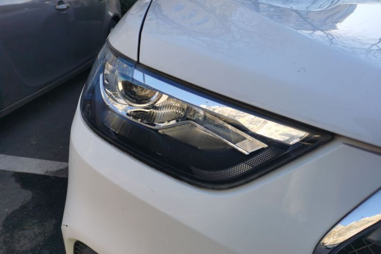 哈弗H6 2018款 蓝标 运动版 1.5T 自动两驱精英型车身外观8