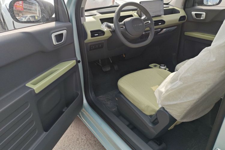 吉利银河 2024款 熊猫mini 200km 耐力熊中控内饰7003