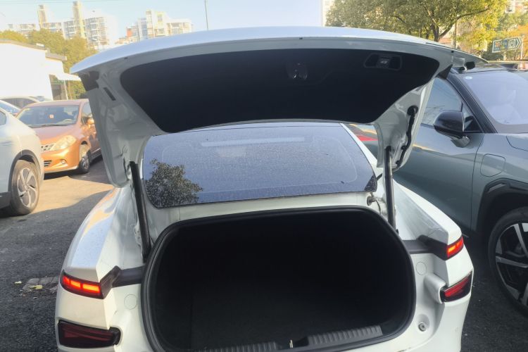 小鹏P7 2020款 670E机舱底盘23