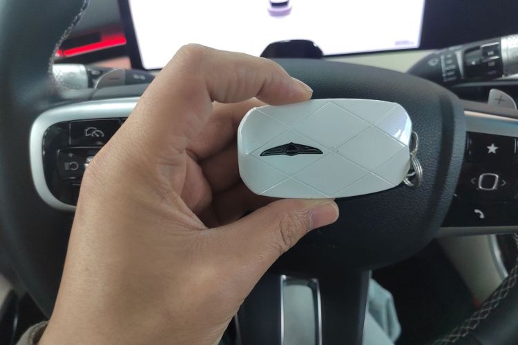 捷尼赛思GV70 2025款 2.5T 两驱豪华版中控内饰11