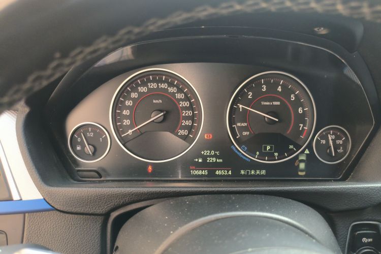 宝马3系 2018款 320i M运动套装中控内饰14