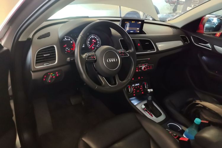 奥迪Q3 2018款 30周年年型 30 TFSI 时尚型中控内饰7002