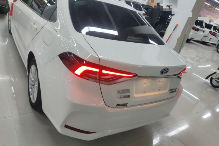 丰田 卡罗拉 2023款 1.8L 智能电混双擎 精英版车身外观6