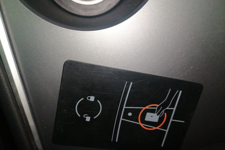 特斯拉 Model Y 2021款 Performance高性能全轮驱动版中控内饰11