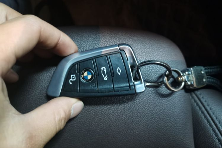 宝马3系 2021款 320Li M运动套装中控内饰7001