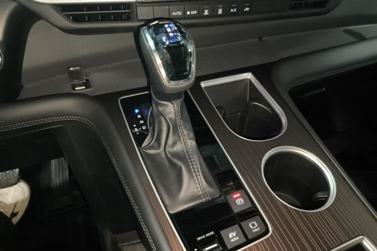 丰田 格瑞维亚 2024款 2.5L混动 豪华版中控内饰18