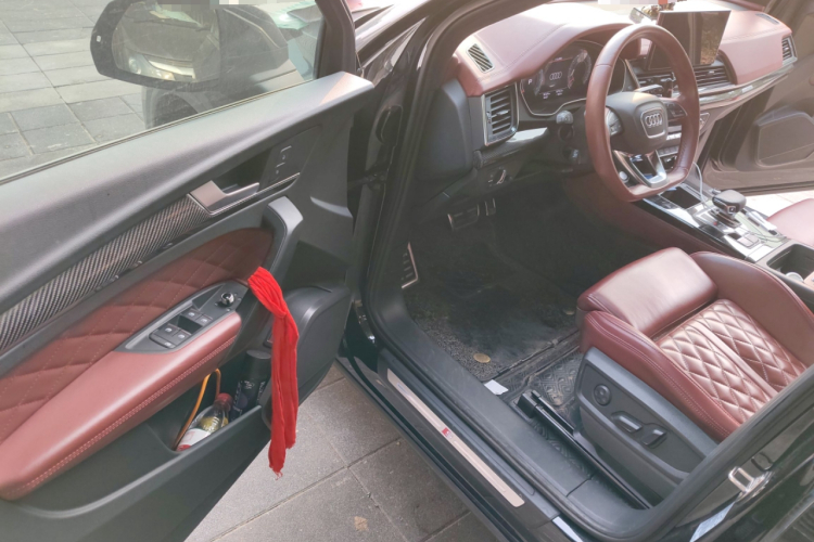 奥迪Q5L 2022款 40T 豪华动感型中控内饰20