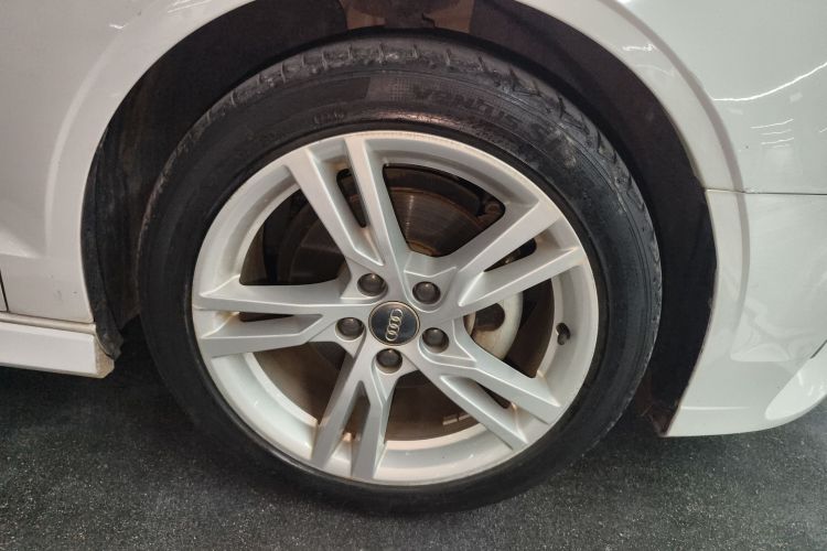 奥迪A3 2018款 30周年年型 Limousine 35 TFSI 时尚型车身外观6007