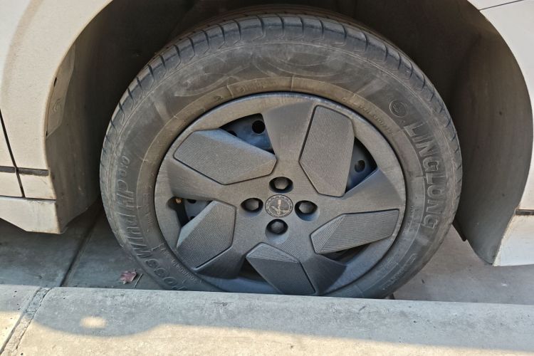 比亚迪e2 2024款 荣耀版 舒适型车身外观6007