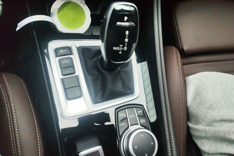 宝马1系 2022款 120i M运动曜夜版中控内饰18