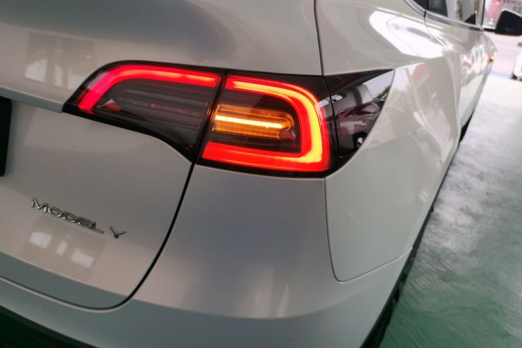 特斯拉 Model Y 2022款 改款 后轮驱动版车身外观6007