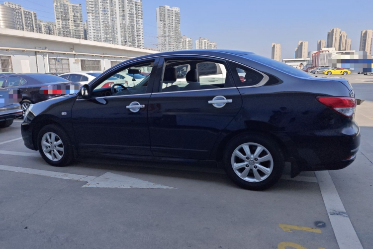 日产 轩逸 2019款 经典 1.6XE+ CVT智联领先版车身外观4