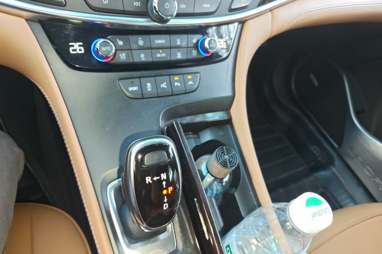 别克 君越 2016款 28T 旗舰型局部细节18