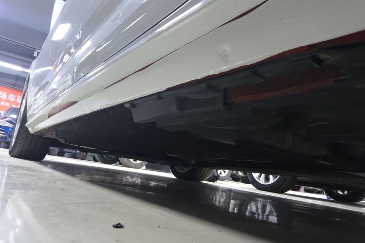 奥迪A4L 2017款 Plus 40 TFSI 进取型局部细节9002