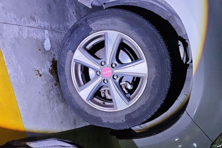 哈弗H6 2014款 升级版 1.5T 手动两驱精英型车身外观10