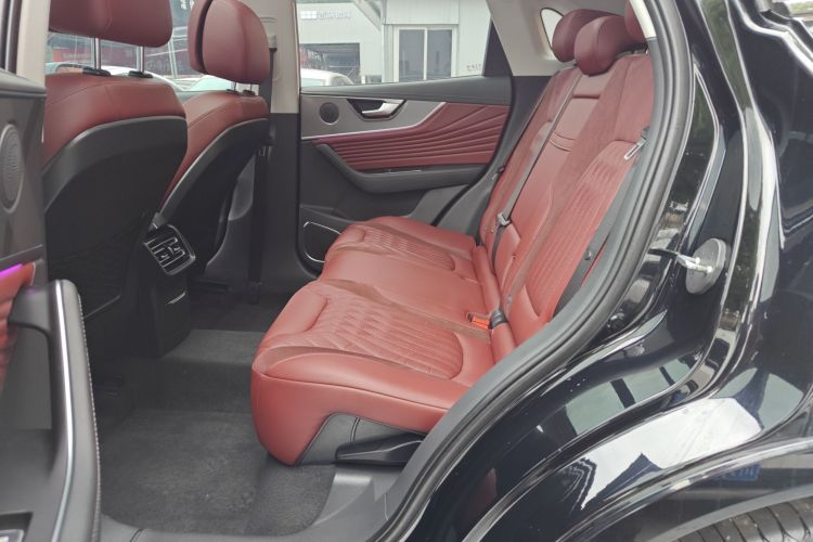 红旗HS5 2023款 2.0T 四驱旗享Pro版中控内饰7004