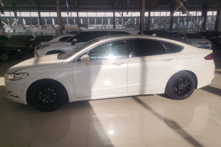 福特 蒙迪欧 2017款 EcoBoost 180 时尚型车身外观4