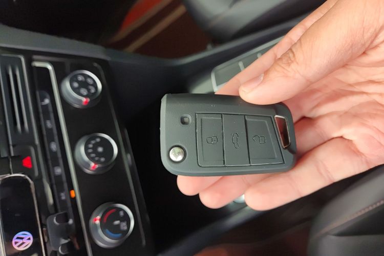 大众 高尔夫·嘉旅 2016款 280TSI 自动豪华型中控内饰7001