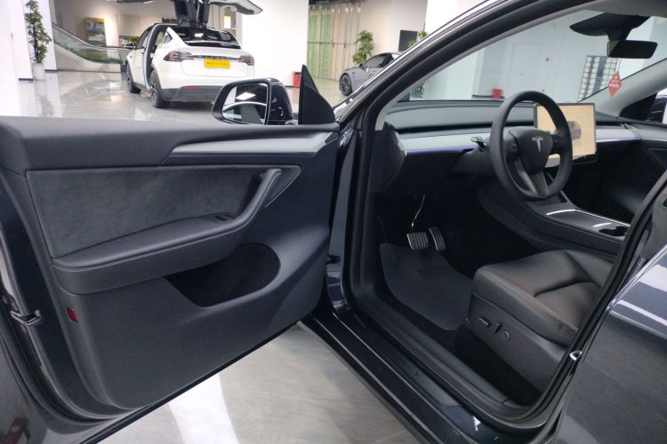 特斯拉 Model Y 2024款 后轮驱动版中控内饰7003