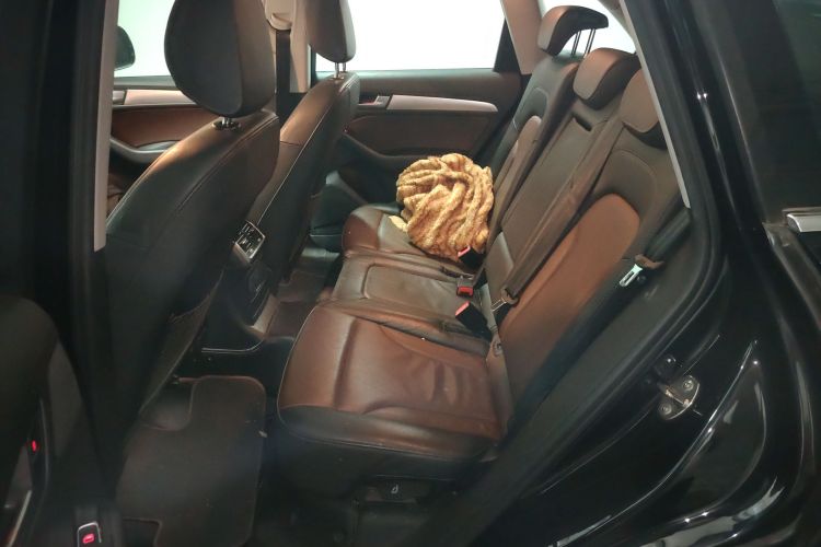 奥迪Q5 2016款 40 TFSI 技术型中控内饰7004