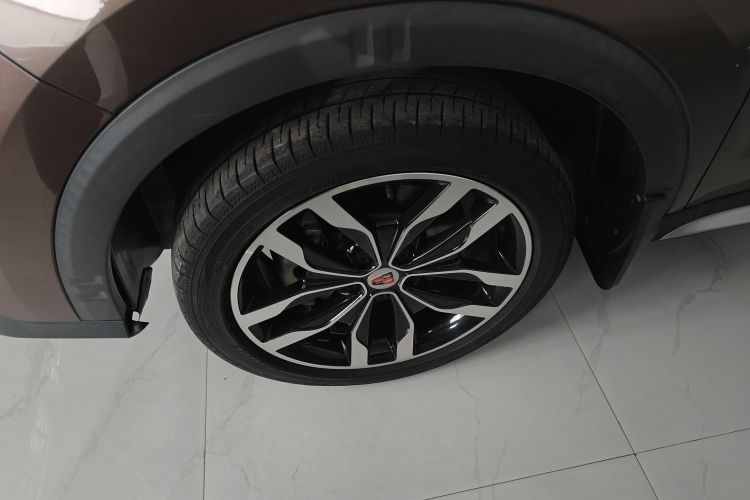 荣威RX5 2018款 20T 两驱自动互联网智尊版车身外观6002