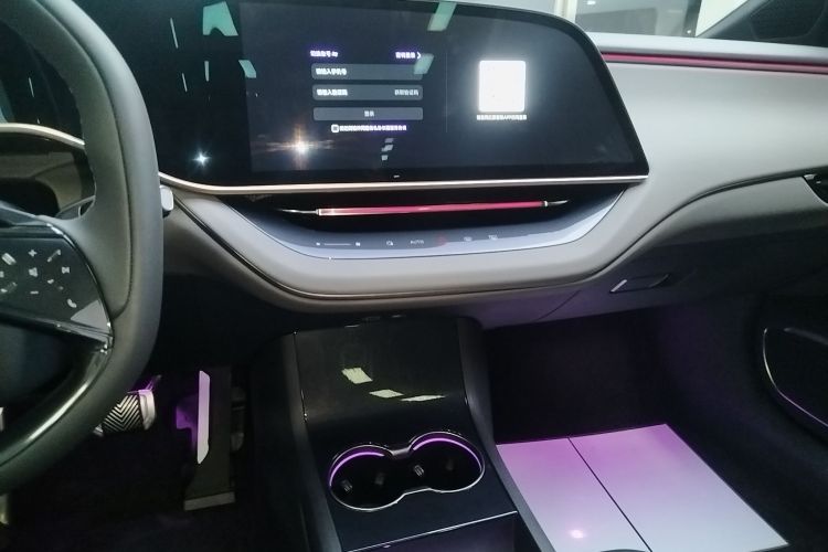 红旗EH7 2024款 690 Pro荣耀版中控内饰16