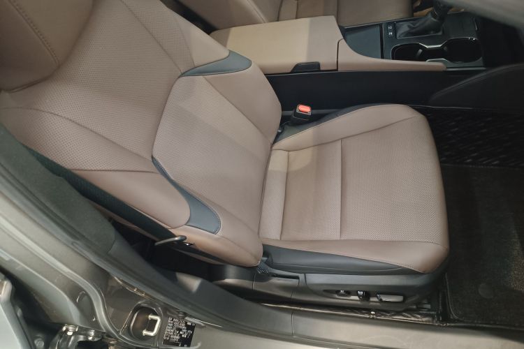 雷克萨斯ES 2022款 300h 卓越版局部细节41