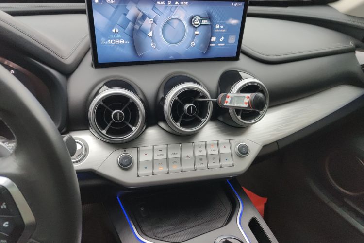 魏牌 VV7 2020款 2.0T 旗舰型中控内饰16