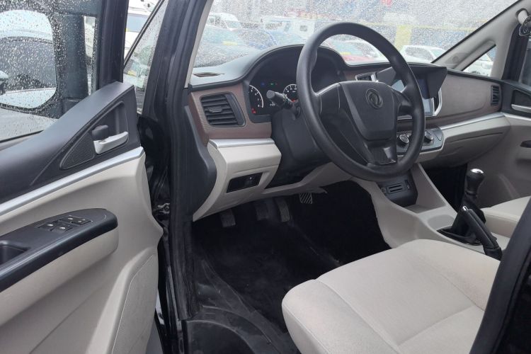 东风风行 菱智 2020款 M5L 1.6L 实用型中控内饰7003