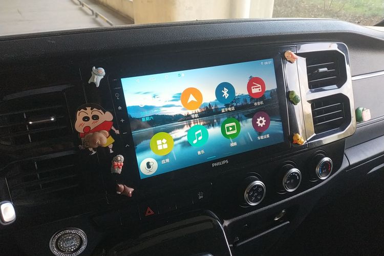 江铃福顺 2023款 2.0T 自动中轴中高顶商运型厢式运输车2/3座局部细节16