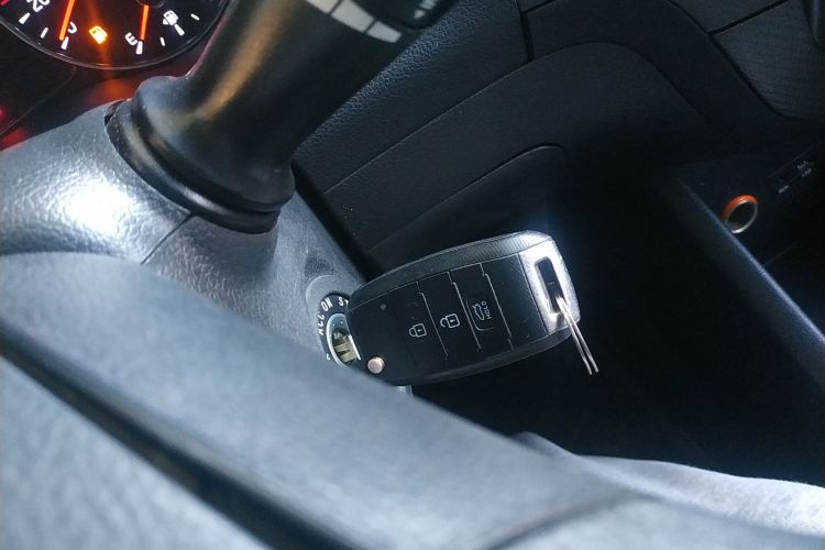 起亚K3 2017款  1.6L 自动15周年特别版GLS中控内饰11