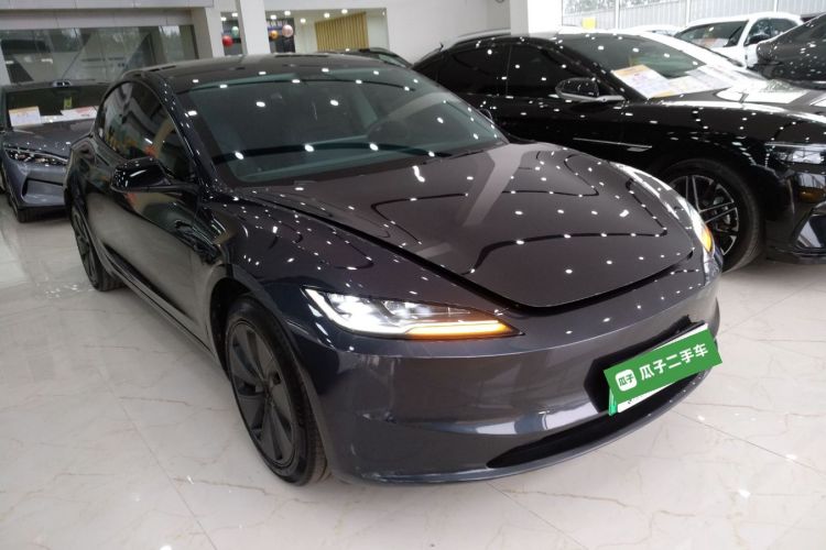 特斯拉 Model 3 2023款 后轮驱动版车身外观3