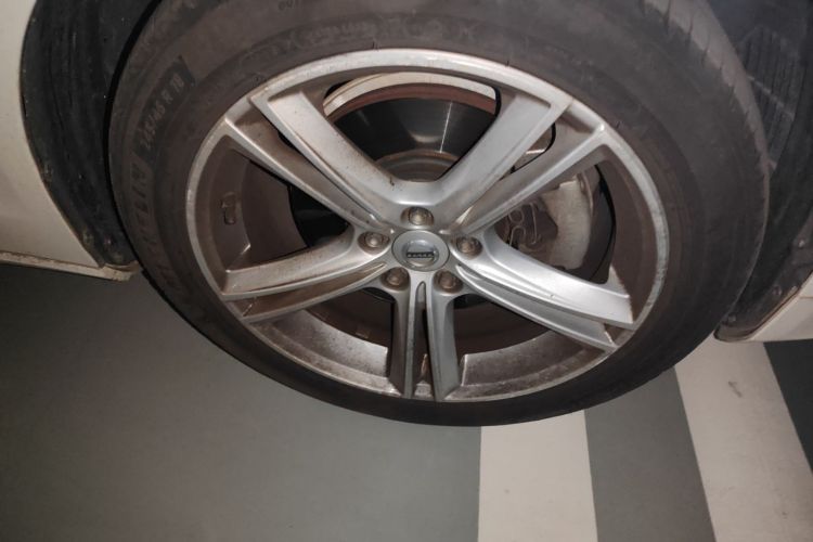 沃尔沃S90 2017款 T4 智远版车身外观10