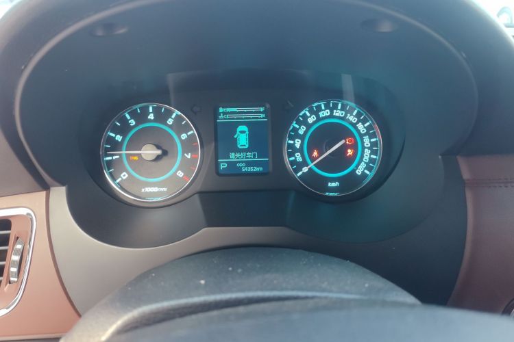 江汽集团 瑞风M5 2016款 2.0T 汽油自动公务版中控内饰14