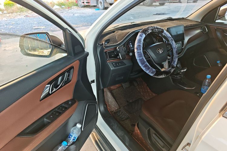 一汽 森雅R7 2017款 1.6L 自动智能型中控内饰20