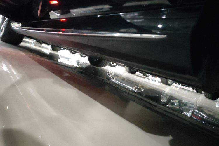 奔驰E级 2018款 E 200 L 运动型局部细节9002