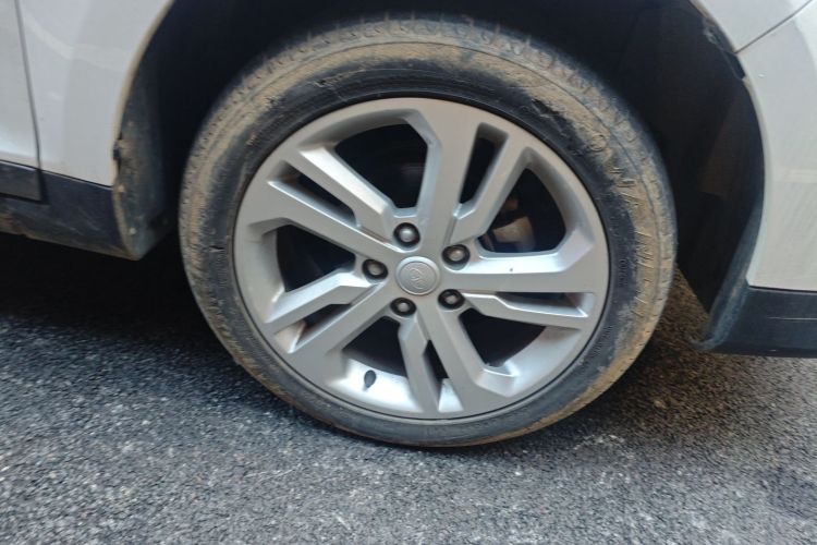 一汽 骏派D60 2017款 1.5L 手动豪华型车身外观10