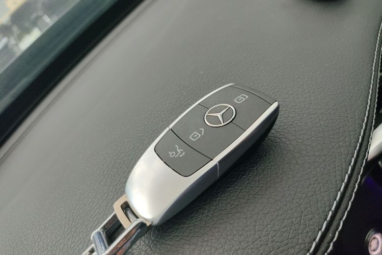 奔驰C级 2019款 改款 C 260 L 运动版中控内饰11