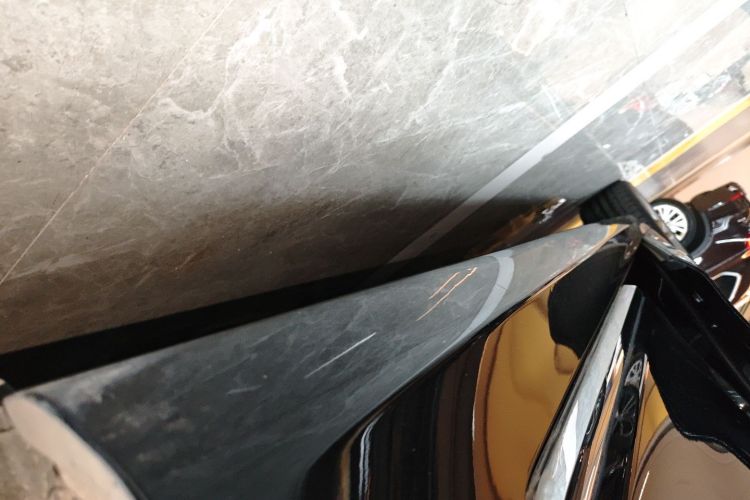 宝马7系 2018款 730Li 尊享型 M运动套装局部细节9002