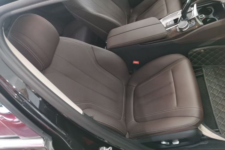 宝马5系 2019款 改款 525Li 豪华套装局部细节41