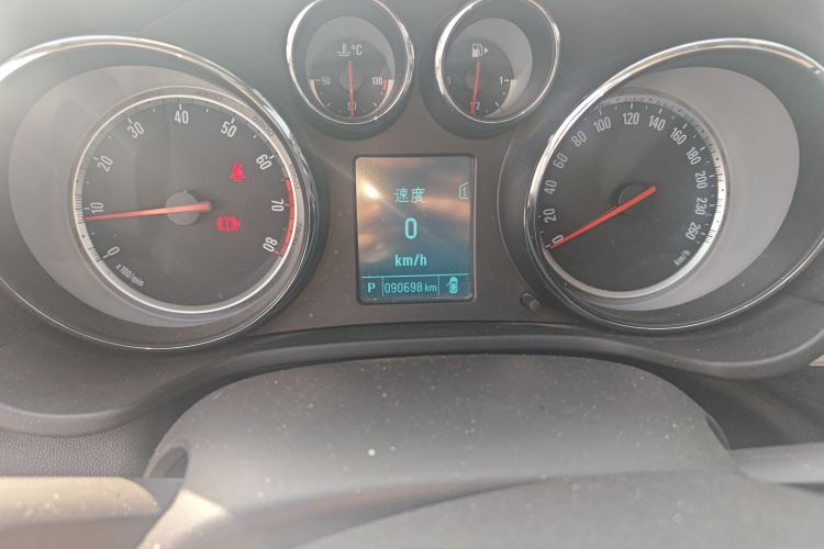 别克 君威 2015款 1.6T 领先技术型中控内饰15