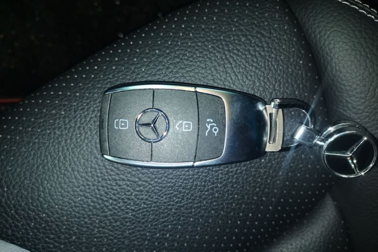 奔驰GLC 2022款 改款 GLC 300 L 4MATIC 动感型中控内饰7001